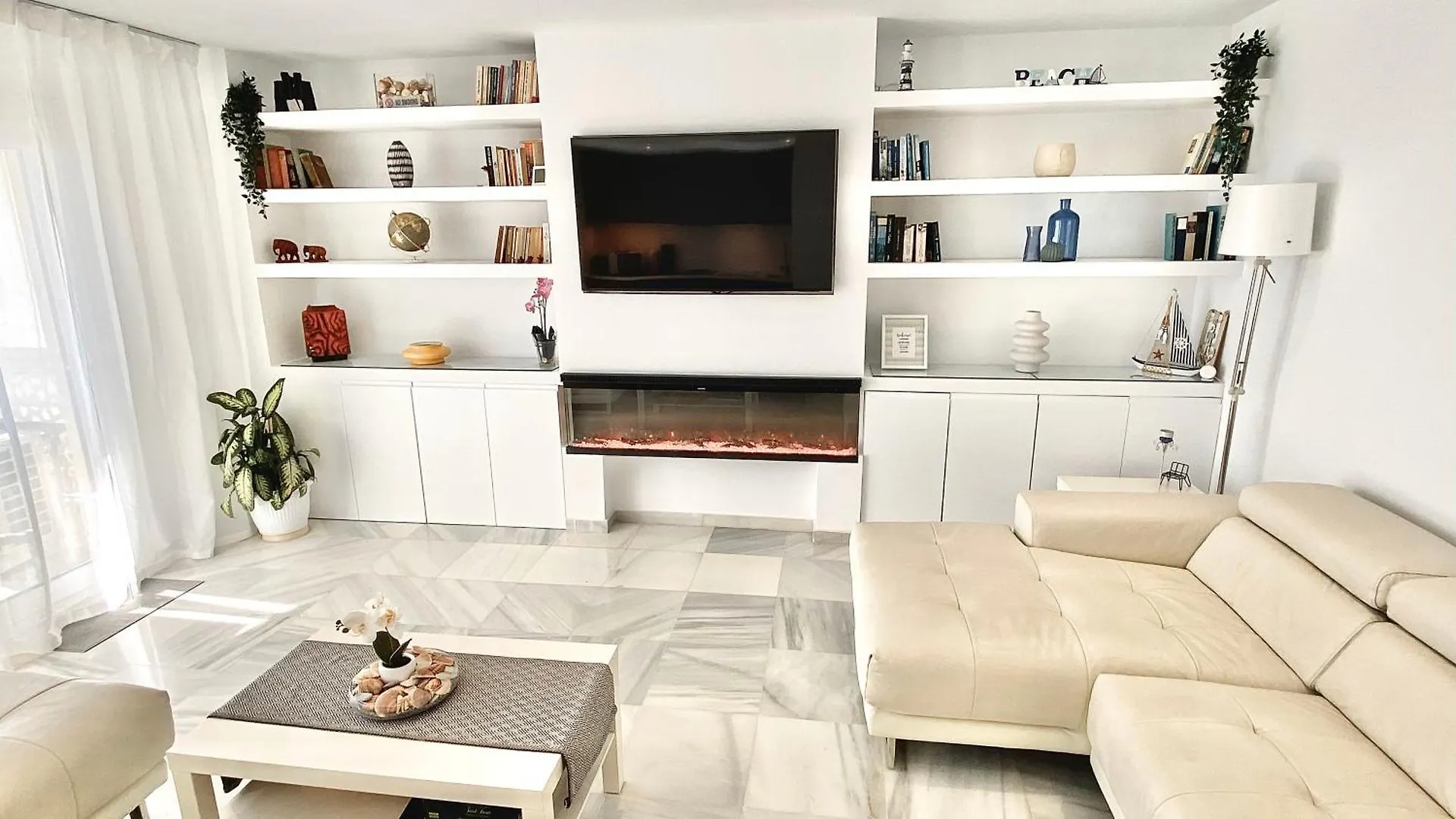 Beach Apartment 3D - Fuengirola contacts